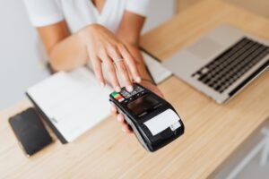 Beyond the Swipe: How Agentic Commerce and Embedded Payments are Redefining Retail in 2026