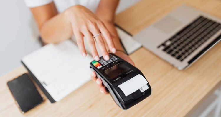 Beyond the Swipe: How Agentic Commerce and Embedded Payments are Redefining Retail in 2026